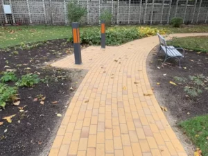 KLINKERA BRUĢA IZBŪVE 650 M2. PREZIDENTA PILS